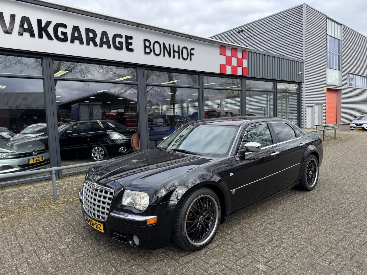 Chrysler 300C - 5.7 V8 HEMI LEER-AUTOMAAT-DAK - AutoWereld.nl