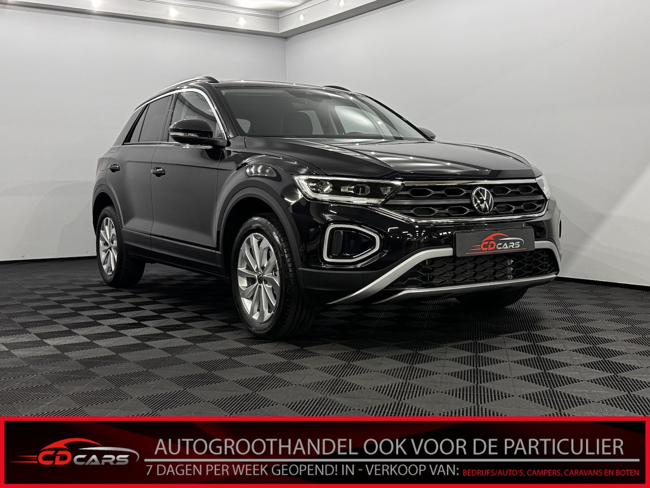 Volkswagen T-Roc - 1.5 TSI Life Edition Clima, Camera, Apple carplay, Keyless start, Virtual desk, Cruise con - AutoWereld.nl