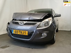 Hyundai i20 - 1.2i i-Motion SCHADEAUTO