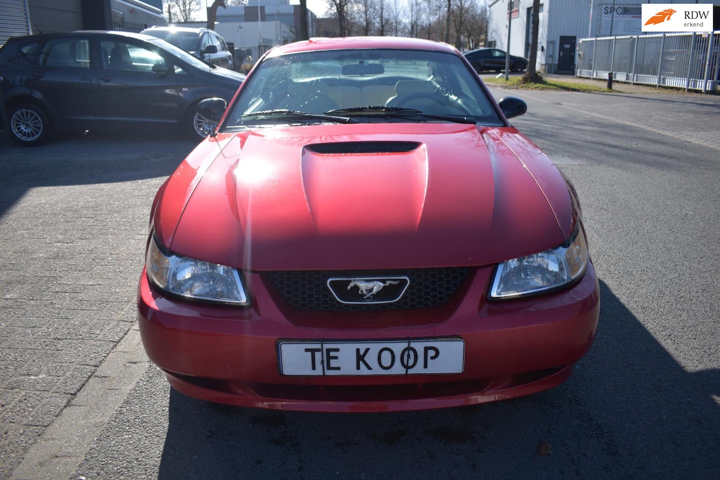 Ford Mustang - USA 3.8 V6 Coupé - AutoWereld.nl