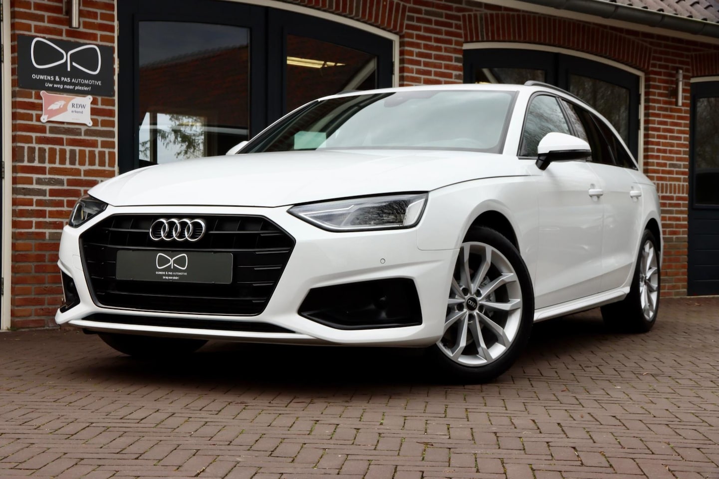 Audi A4 Avant - 35 TFSI S edition | NAVIGATIE | LED | CARPLAY | STOELVERWARMING - AutoWereld.nl