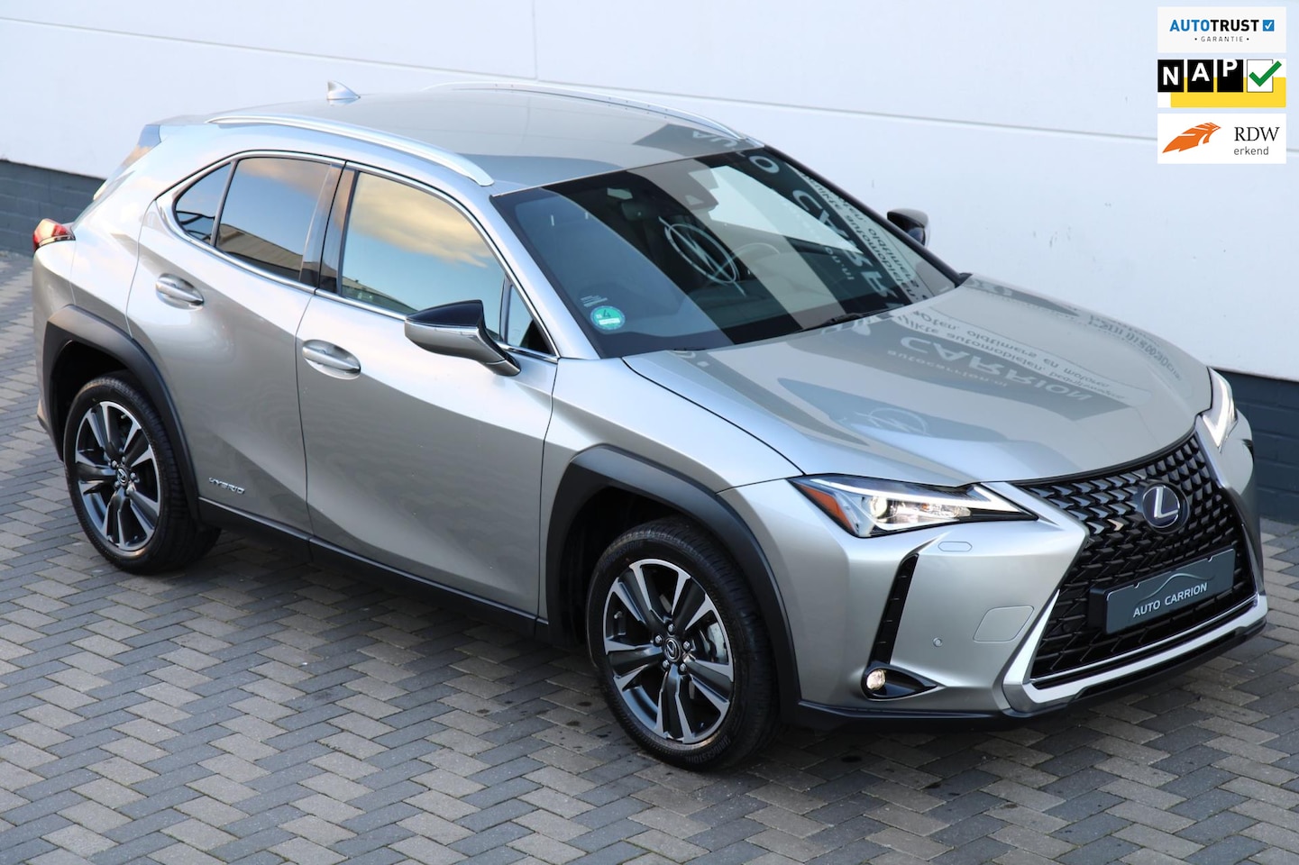 Lexus UX - 250h Camera LED Stuurverwarming Dealer Ond. !! - AutoWereld.nl