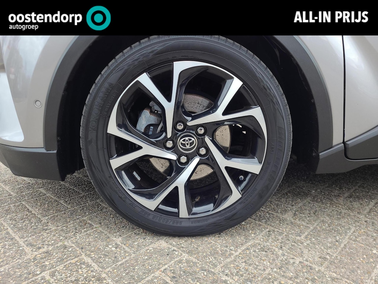 Toyota C-HR - 1.8 Hybrid Bi-Tone Premium Automaat | Trekhaak | Navigatie | Rijklaarprijs incl. garantie - AutoWereld.nl