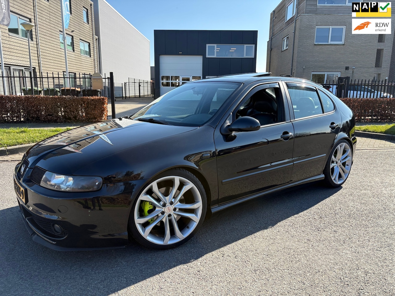 Seat Leon - 1.8-20VT Topsport/19inch/Dakraam/Elec stoelen/Stoelverwarming - AutoWereld.nl