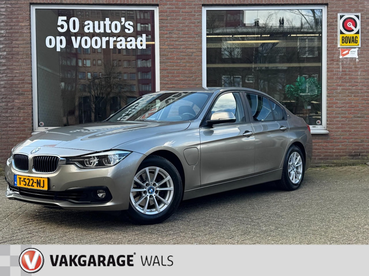 BMW 3-serie - 330e LUXURY HIGH EXECUTIVE | NAVI | CLIMA | LEER | STOELVERWARMING | CRUISE | SPORT - AutoWereld.nl