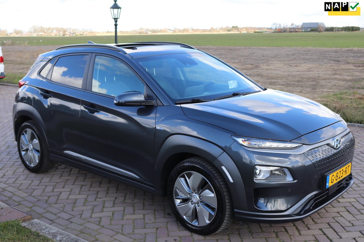 Hyundai Kona Electric - EV Premium 64 kWh EXECUTIVE PLUS *PANO*13800 NETTO - AutoWereld.nl