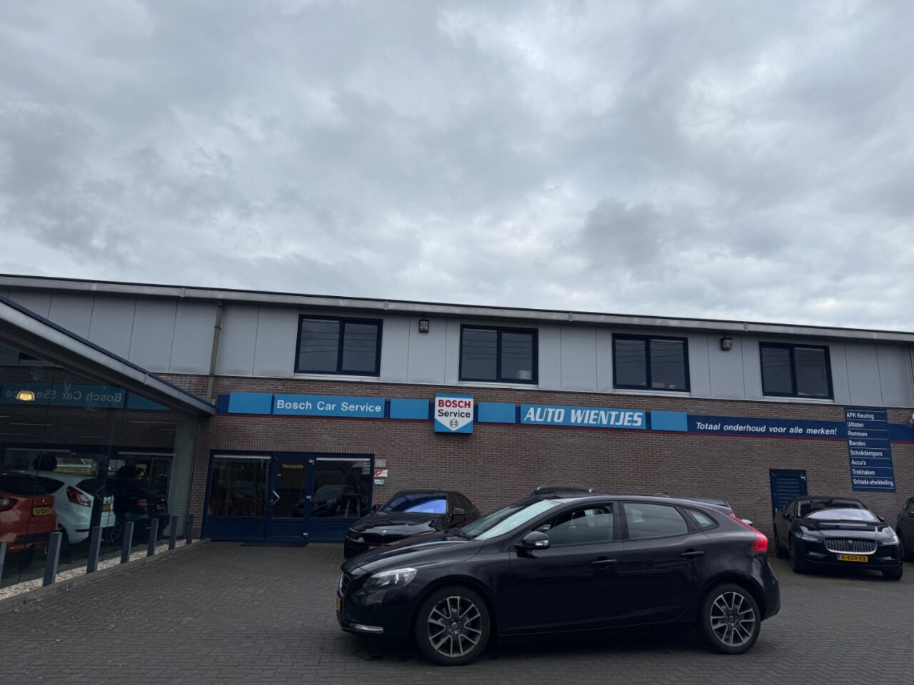 Volvo V40 - 2.0 D4 140kw | Base Business | Airco-Ecc | Cruise - AutoWereld.nl