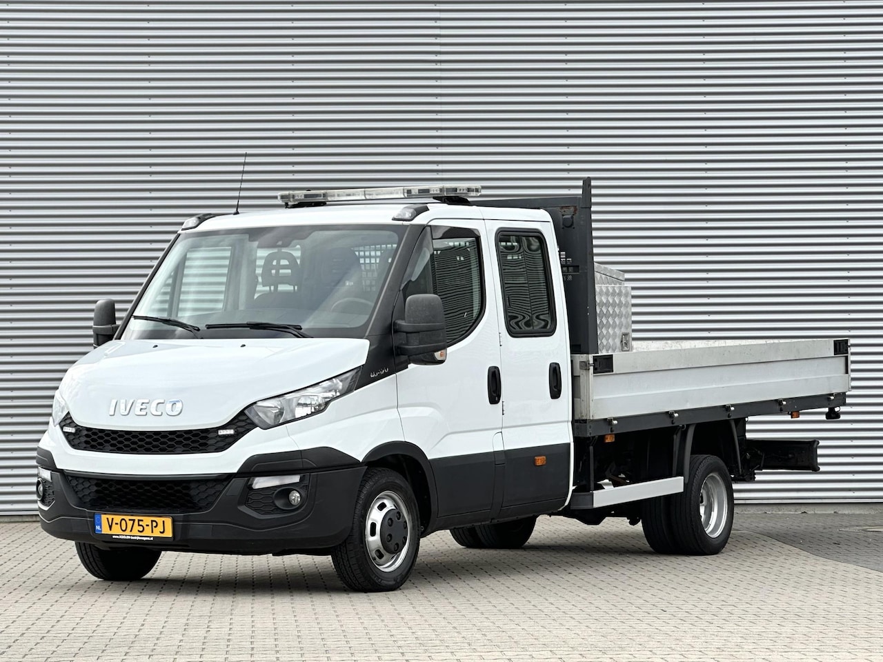 Iveco Daily - 40C17D 3.0 Dubbele cabine openlaadbak Trekhaak - AutoWereld.nl