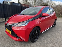 Toyota Aygo - 1.0 VVT-i x-play 5 Drs Cruise/BT