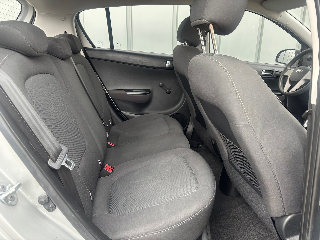 Hyundai i20 - 1.2i i-Drive AIRCO//ELEC.RAMEN//CV+AB//76000KM