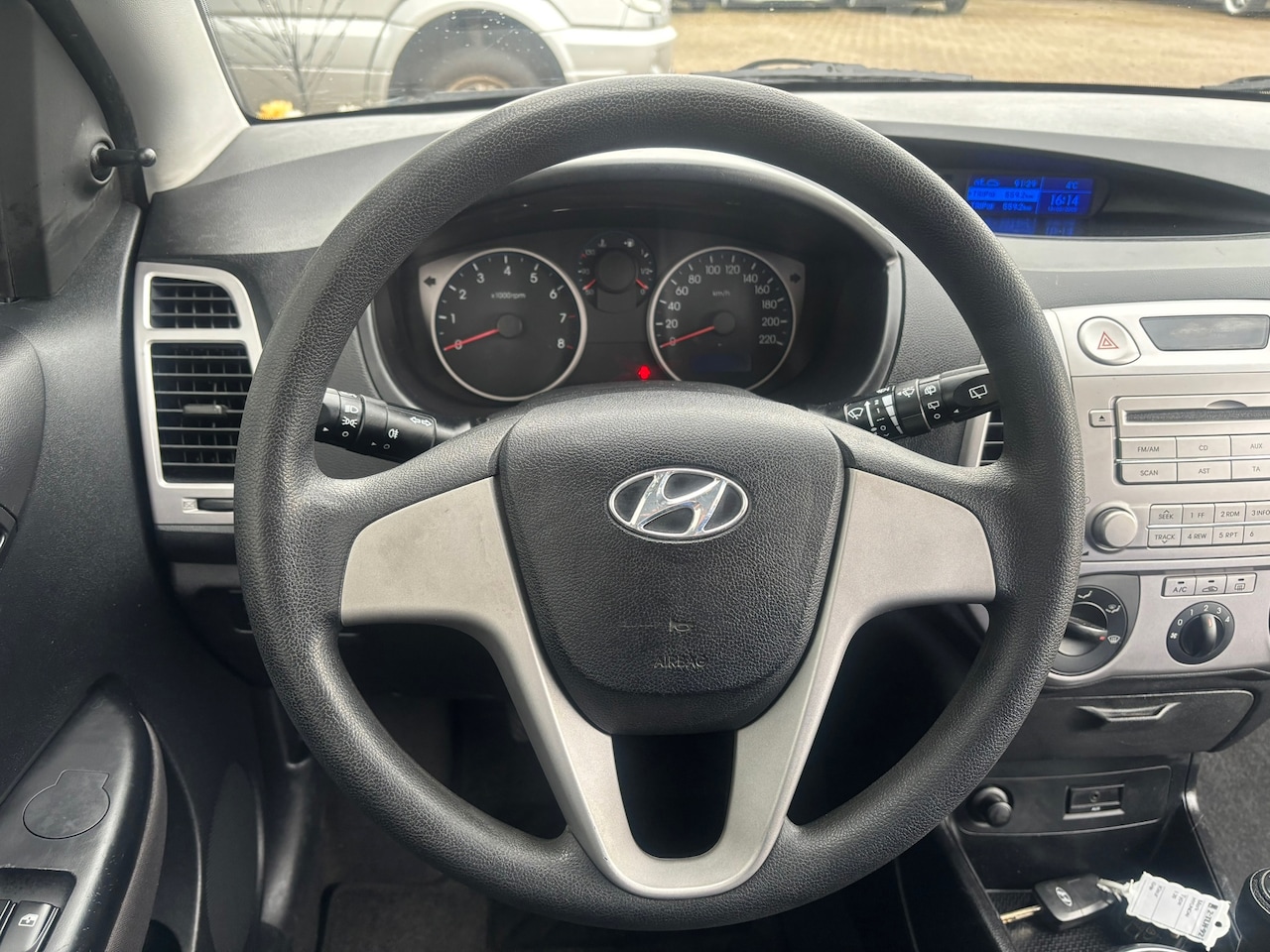 Hyundai i20 - 1.2i i-Drive AIRCO//ELEC.RAMEN//CV+AB//76000KM