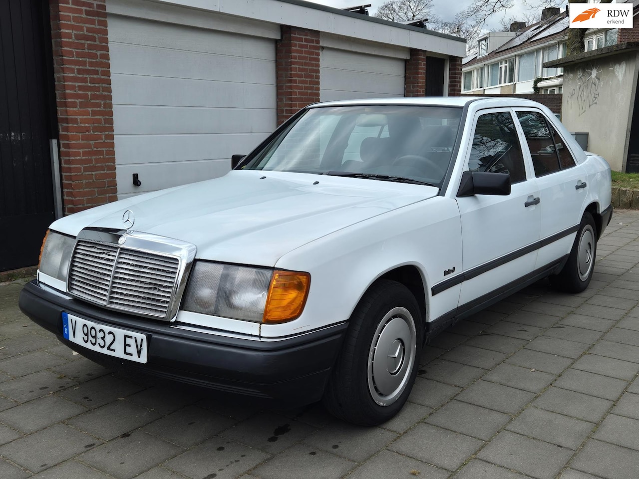 Mercedes-Benz 200-500 (W124) - 300 D met 5-bak *10-1985* - AutoWereld.nl