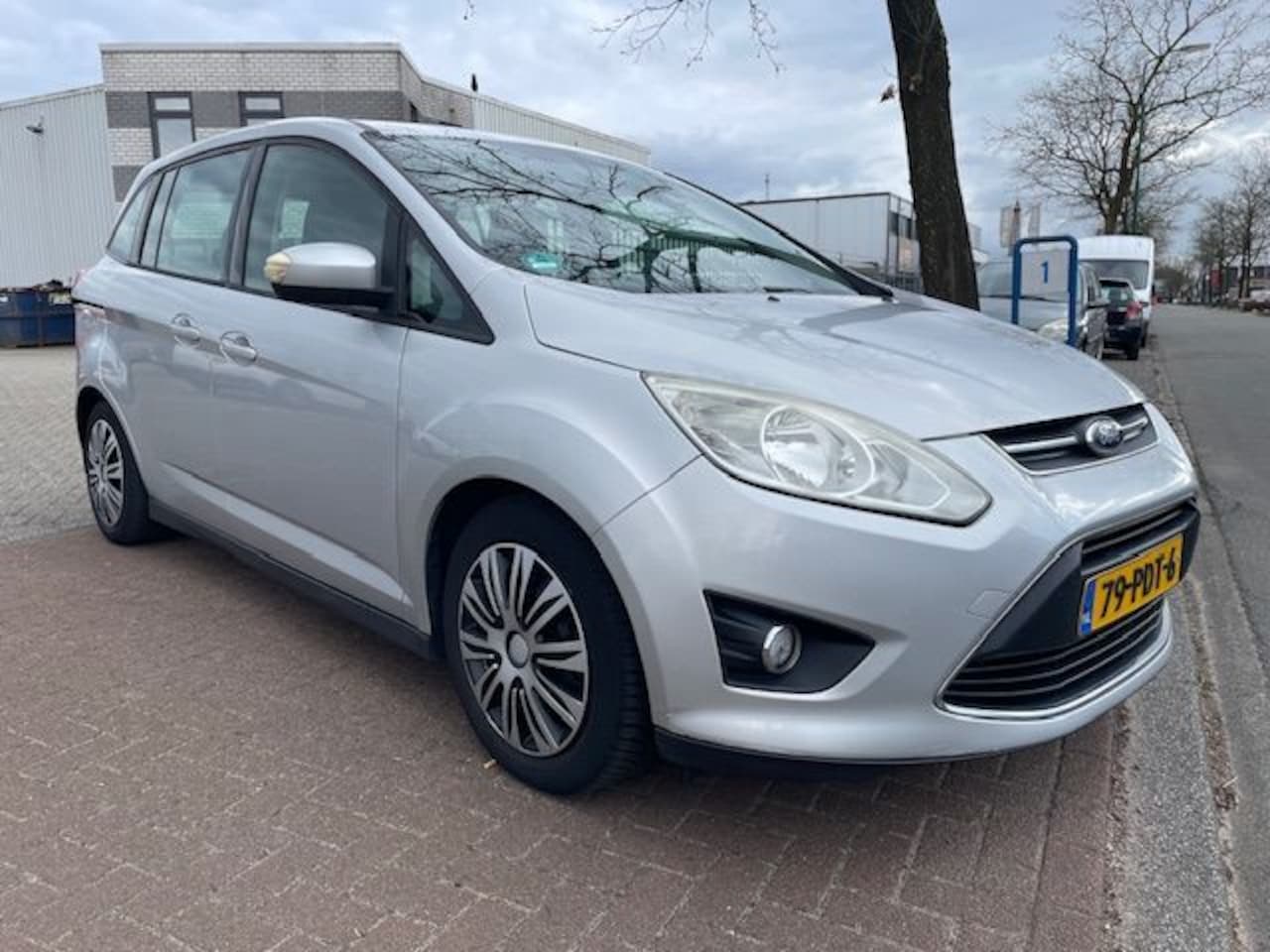 Ford Grand C-Max - 1.6 Trend 6 persoons Airco,Cruisecontrol,Navigatie - AutoWereld.nl