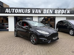 Ford Fiesta - 1.6 ST-2 182Pk 1e Eigenaar Navi Cruise Climate Ctr Led Leer Keyless Stoelverw Recaro Nw Ap