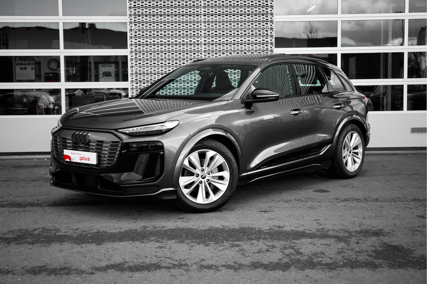 Audi Q6 e-tron - S edition quattro 100 kWh 388pk | Panoramadak | Tech Pro | Luchtvering - AutoWereld.nl