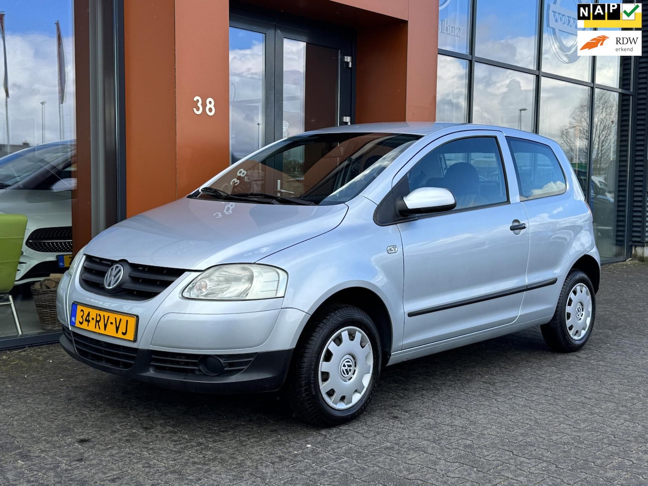 Volkswagen Fox - 1.4 Trendline|Airco|Bluetooth|Isofix|NAP - AutoWereld.nl