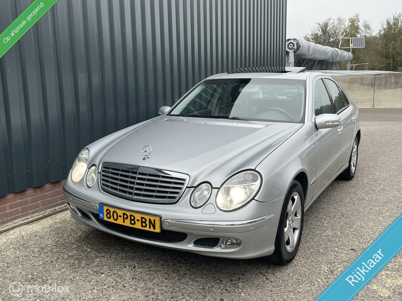 Mercedes-Benz E-klasse - 240 Elegance NAP/AUTMAAT/LEER/XENON/LANGE APK - AutoWereld.nl