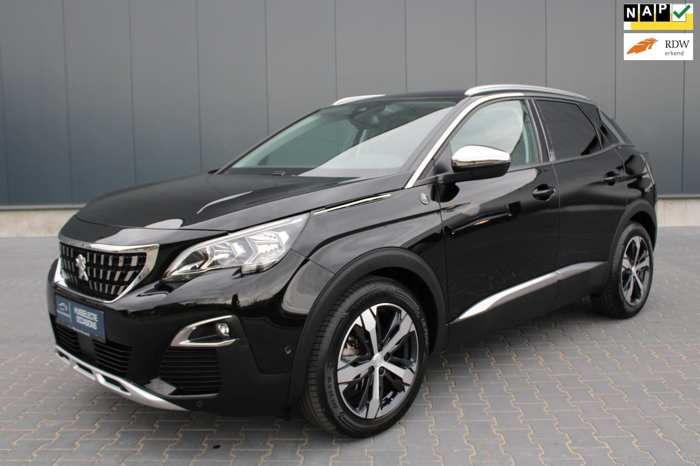 Peugeot 3008 - 1.2 Crossway Black Edition MOOI !!! - AutoWereld.nl