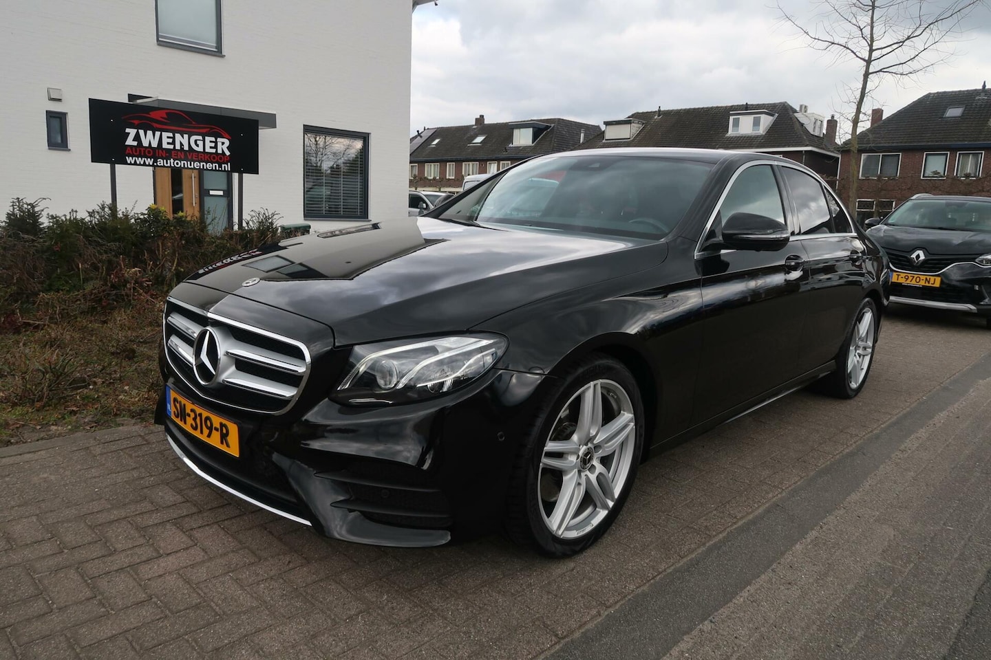 Mercedes-Benz E-klasse - 200 AMG Aut F-1|WIDESCREEN|SFEER VERLICHTING|360CAMERA|MULTIBEAM|NAVIGATIE|ORIGINEEL NEDER - AutoWereld.nl