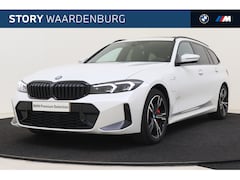 BMW 3-serie Touring - 320e M Sport Automaat / Panoramadak / Sportstoelen / Adaptieve LED / Comfort Access / Stoe