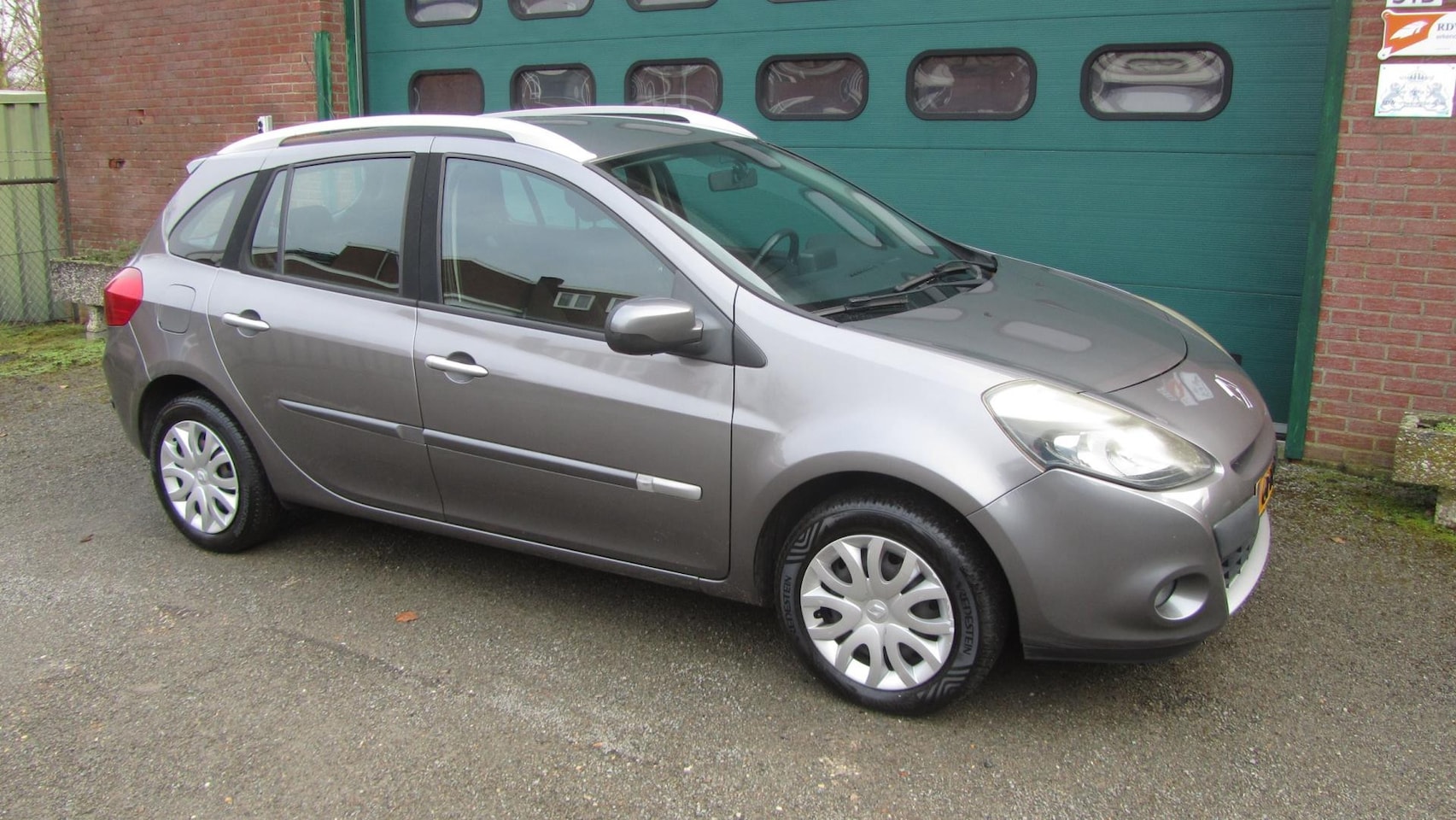 Renault Clio Estate - 1.2 TCE Collection NW APK D-riem - AutoWereld.nl