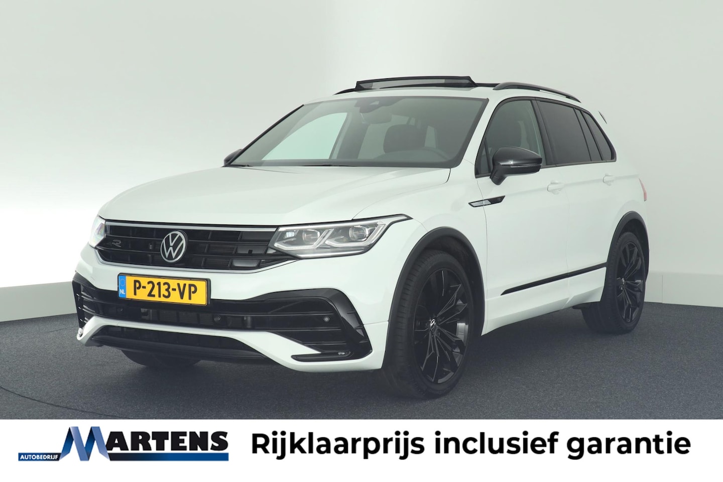 Volkswagen Tiguan - 1.5 TSI 150pk DSG R-Line Business+ Black Style Trekhaak Camera Keyless Head-Up Virtual Coc - AutoWereld.nl