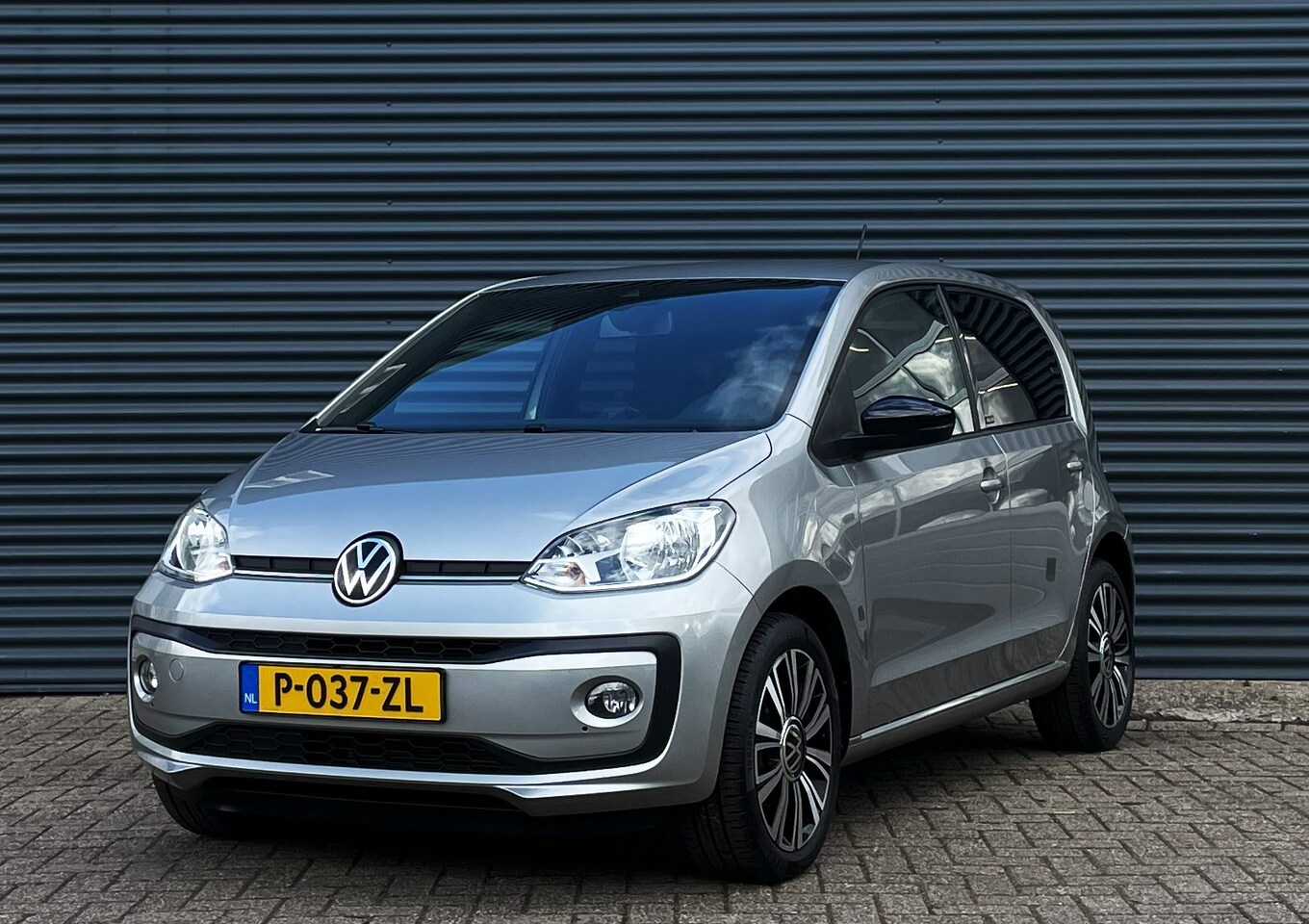 Volkswagen Up! - 1.0 65PK 5D - AutoWereld.nl