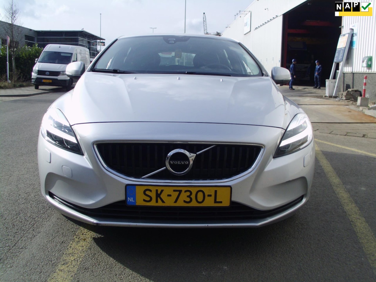 Volvo V40 - 2.0 D2 Nordic+ MET NAVI 2018 - AutoWereld.nl