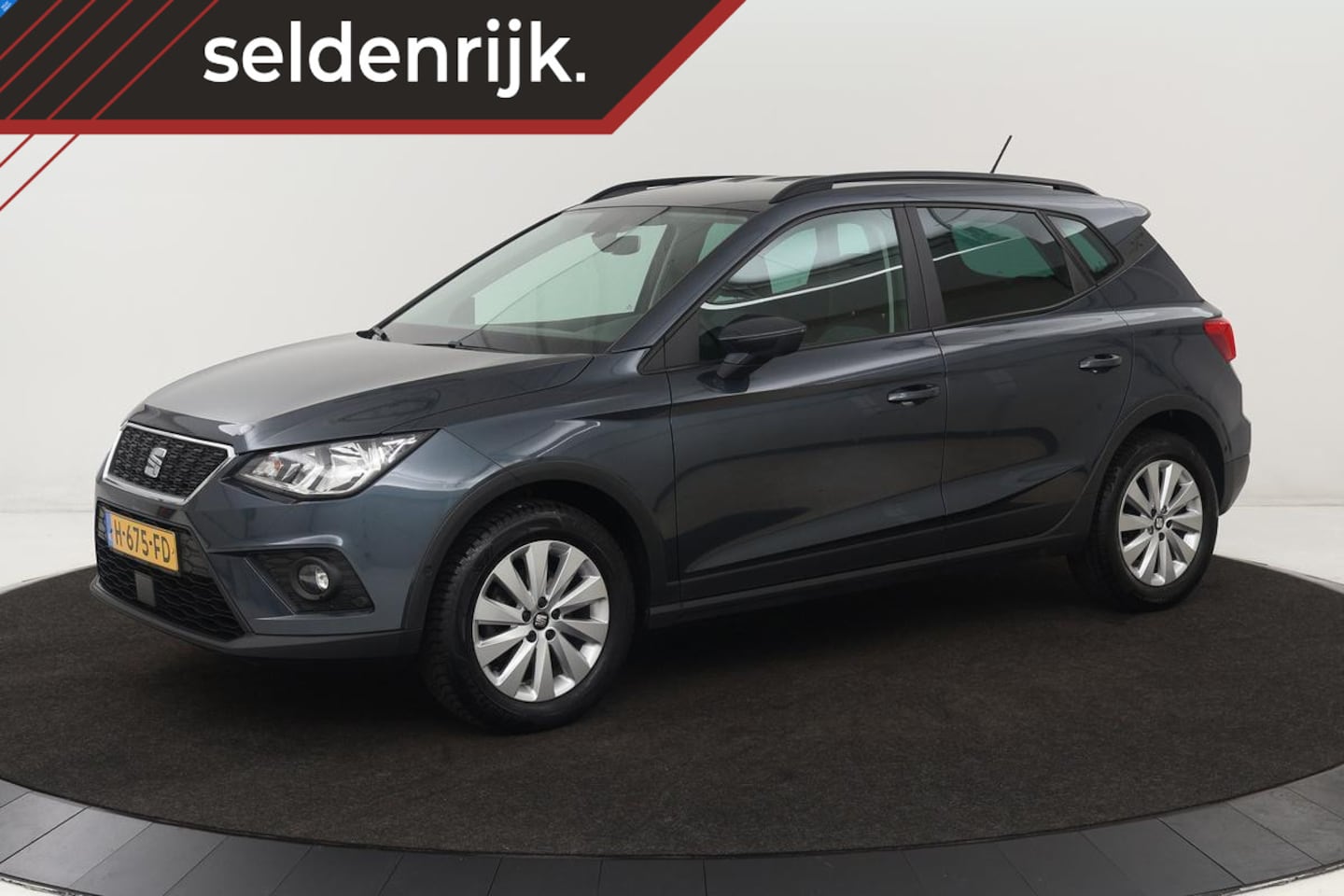 Seat Arona - 1.0 TSI Style Intens | Trekhaak | Carplay | Adaptive cruise | Camera | Navigatie | Keyless - AutoWereld.nl