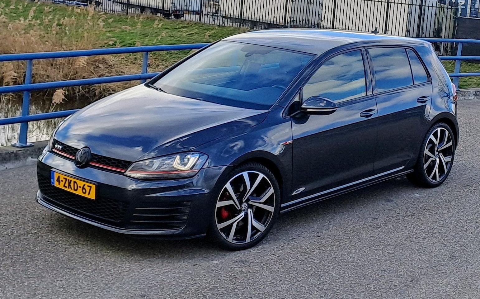 Volkswagen Golf - 2.0 TSI GTI - AutoWereld.nl