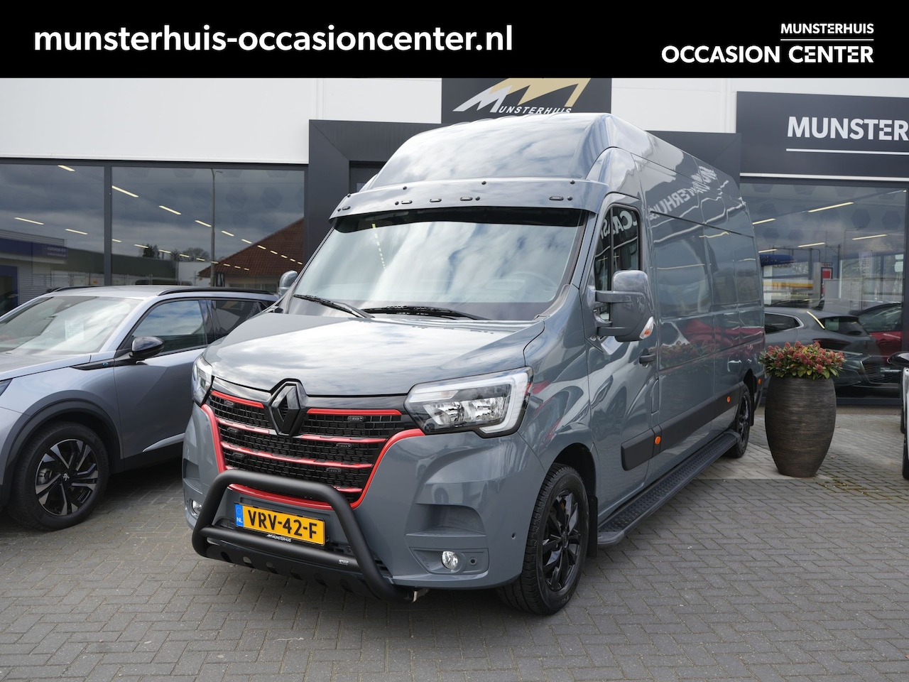 Renault Master - T35 2.3 dCi 150 L3H2 Energy Comfort - Achteruitrijcamera - Trekhaak - AutoWereld.nl