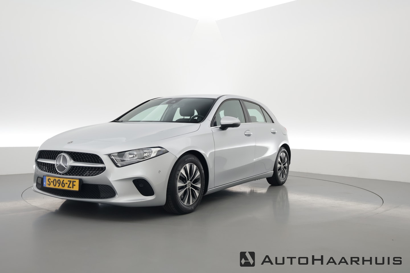 Mercedes-Benz A-klasse - 180 d Business Solution | Navi | Camera | Apple CarPlay | Trekhaak | Clima - AutoWereld.nl