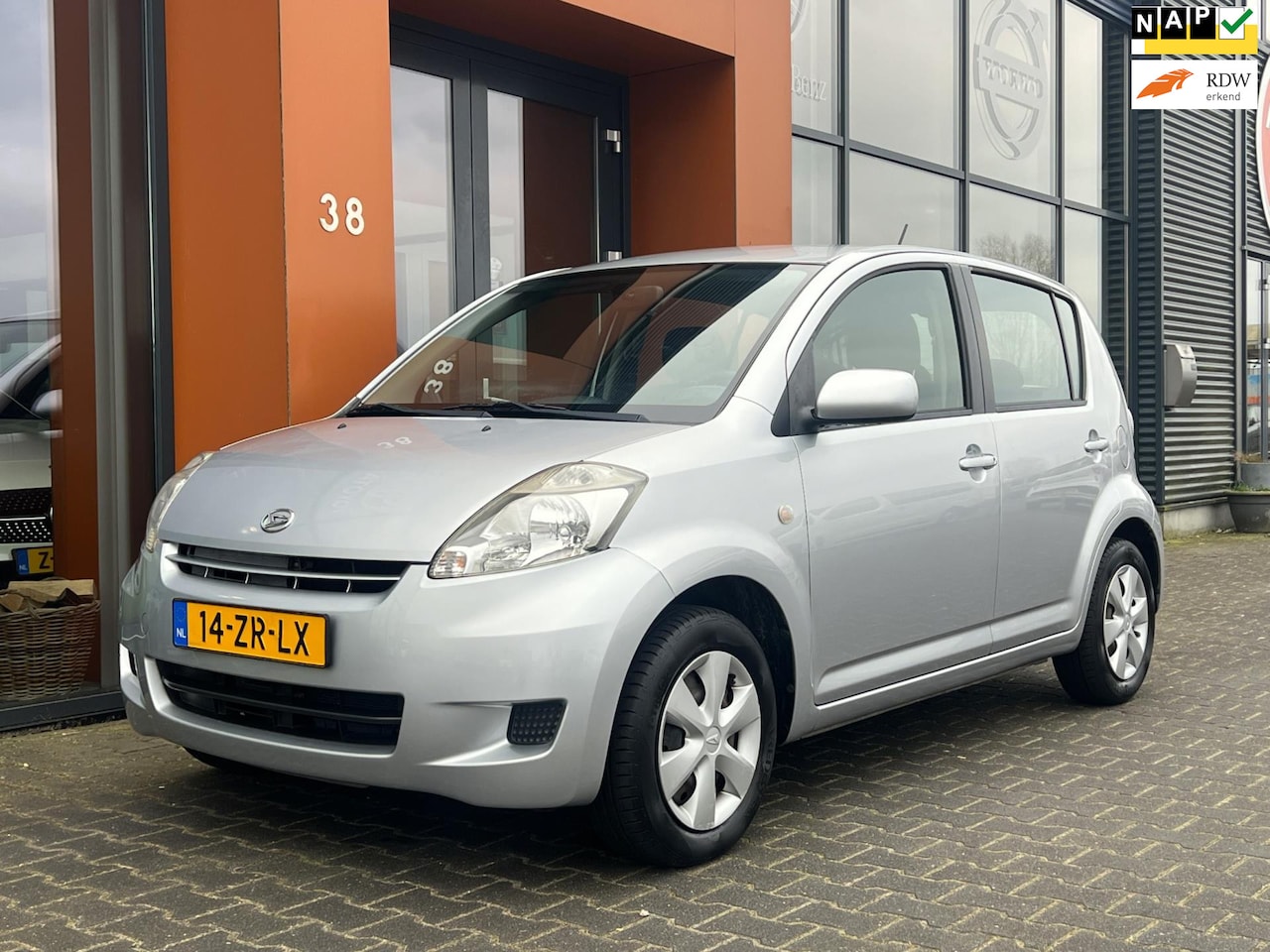 Daihatsu Sirion 2 - 1.3-16V automaat|Airco|Isofix|Elek. pakket - AutoWereld.nl