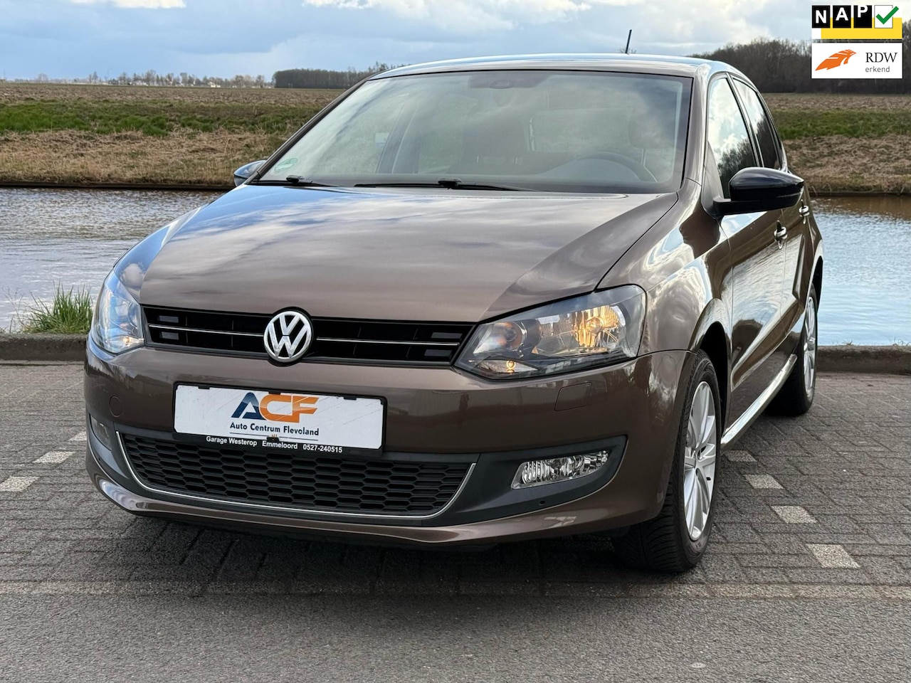 Volkswagen Polo - 1.2 TSI Highline UNIEK WEINIG KM 1e EIGENAAR - AutoWereld.nl