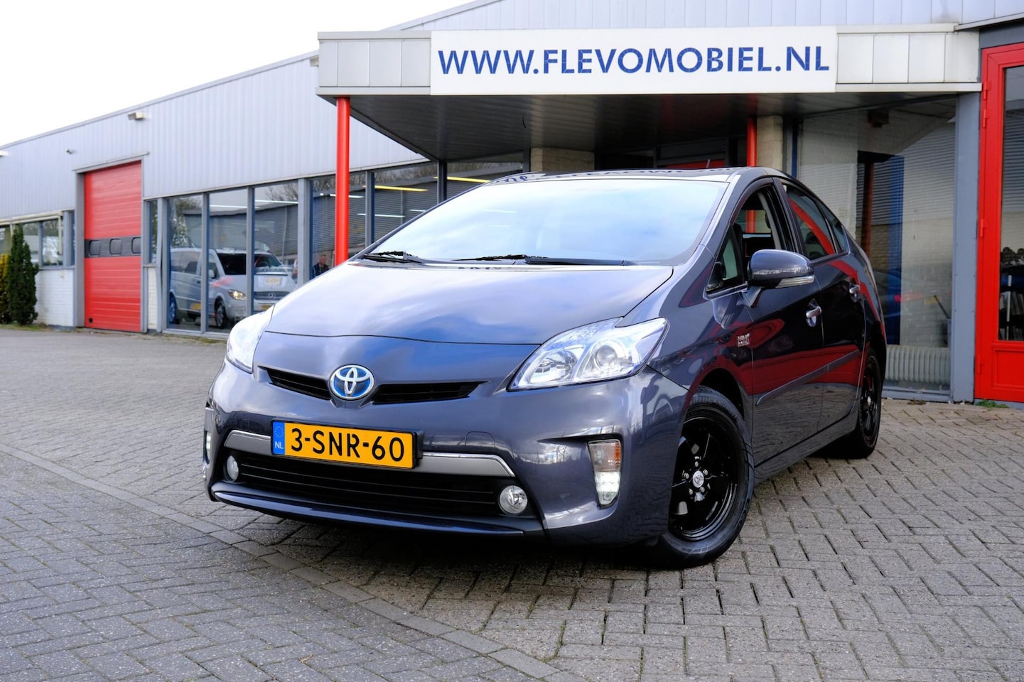 Toyota Prius - 1.8 Plug-in Aspiration Aut. Clima|1e Eig|HUD|LMV - AutoWereld.nl