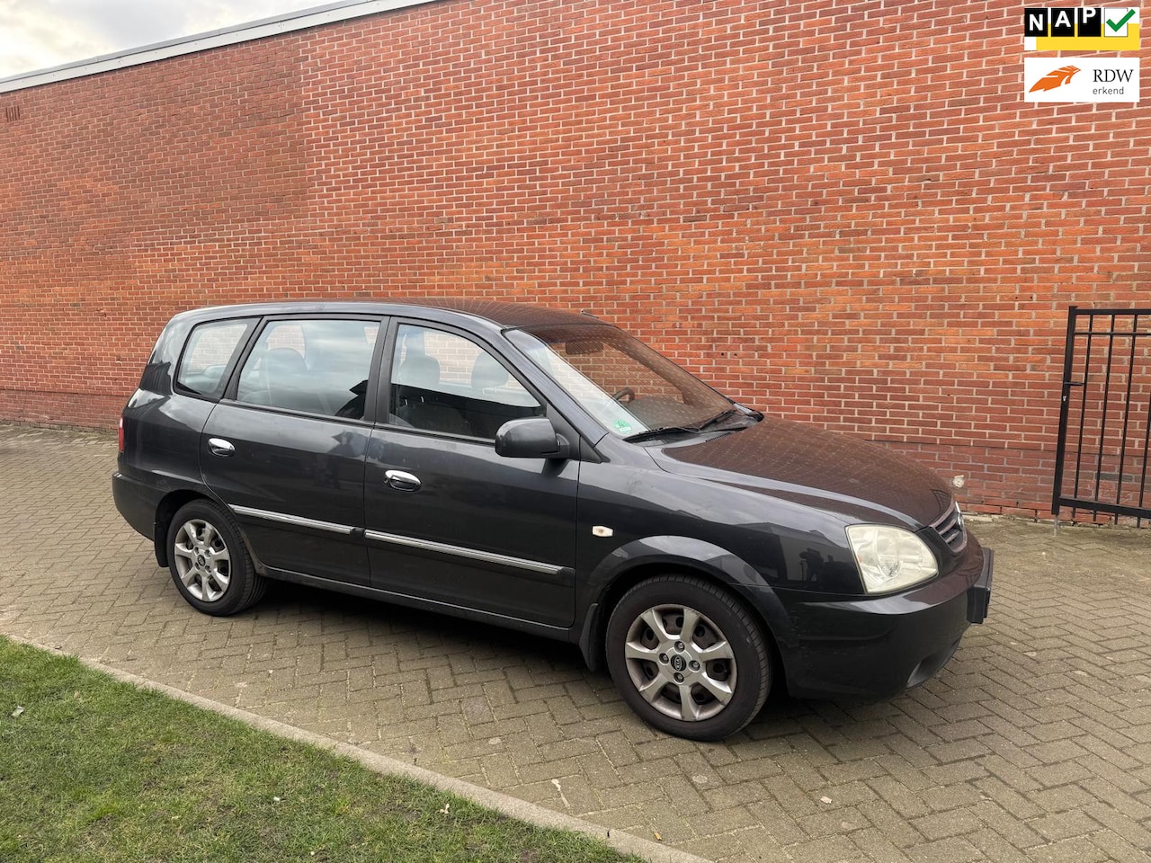 Kia Carens - 2.0 CVVT EX Clima Cruise - AutoWereld.nl