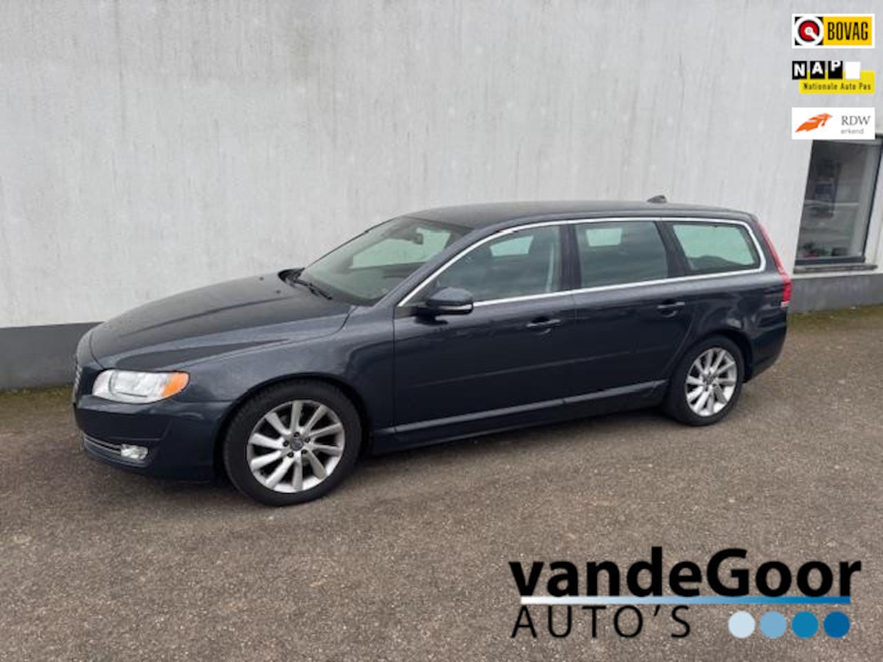 Volvo V70 - 1.6 D2 Momentum 1.6 D2 Momentum, '14, aut., volledig onderhouden keurig nette auto ! - AutoWereld.nl