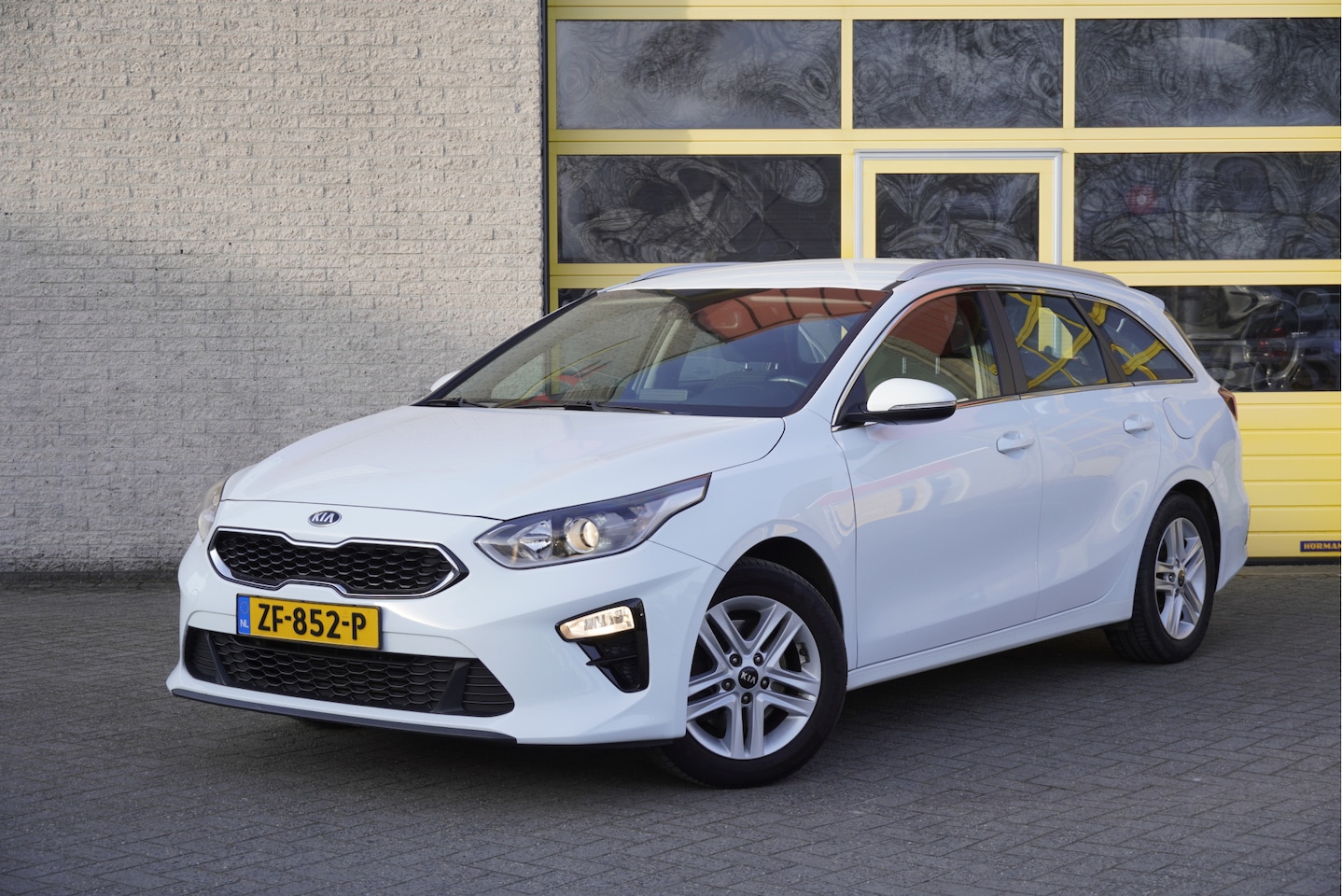 Kia Cee'd Sportswagon - Ceed 1.0 T-GDi DynamicLine BJ2019 Lmv 16" | Led | Pdc | Navi | Achteruitrijcamera | Climat - AutoWereld.nl