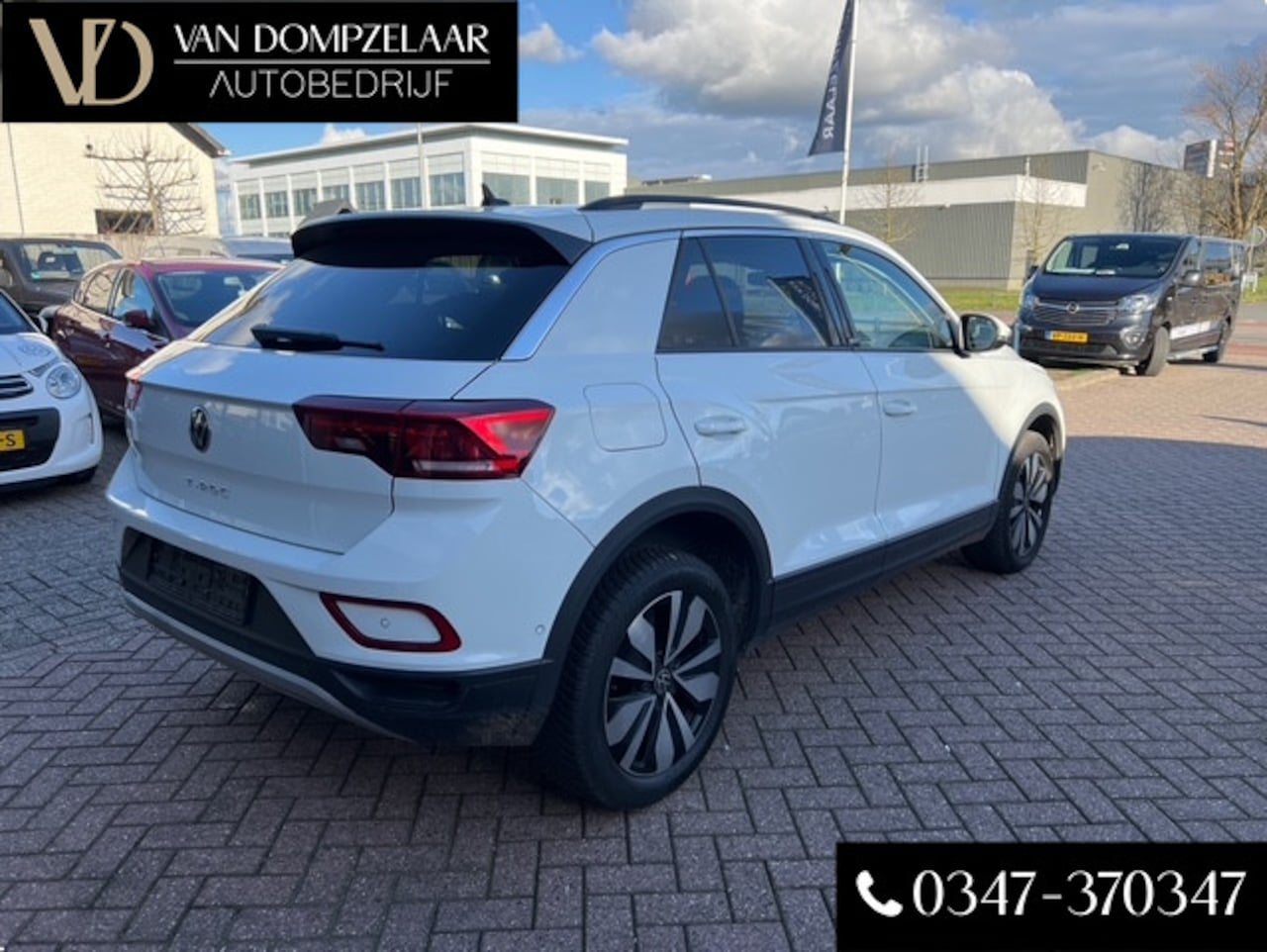 Volkswagen T-Roc - 1.0 TSI 110PK / MOVE / NAVI / PDC / STOELVERW. / - AutoWereld.nl