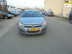 Opel Astra - 1.8 Sport nieuwe A.P.K geldig tot 12maart2026