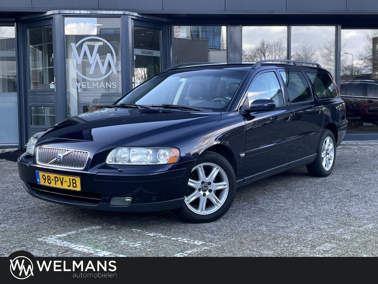 Volvo V70 - 2.4 170 pk Momentum Youngtimer l Trekhaak l Half leder | Stoelverwarming - AutoWereld.nl