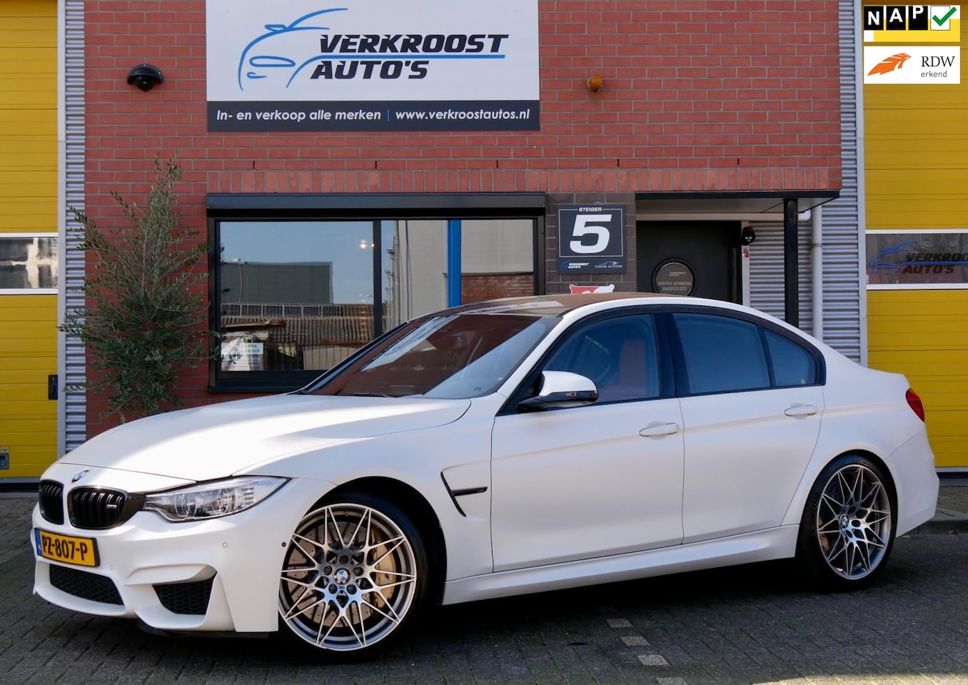BMW M3 - 3-serie Competition DCTA keramisch. memory. harman kardon. 360 cam. - AutoWereld.nl