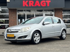 Opel Astra - Executive 1.6 116 pk - 5drs - airco - trekhaak - APK 11-2025