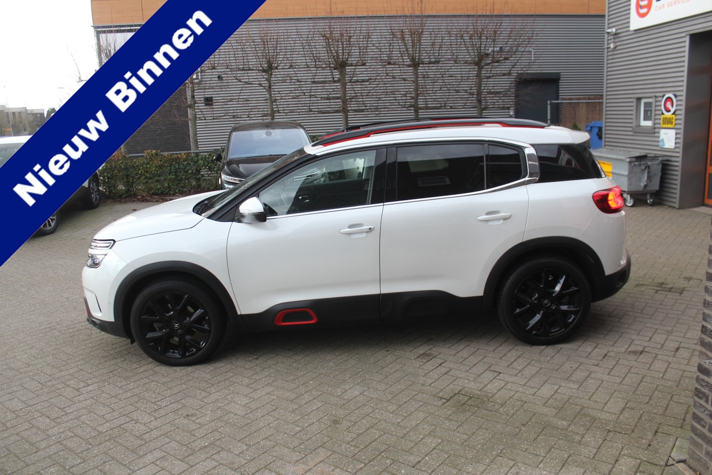 Citroën C5 Aircross - 1.6 PureTech Shine Navi-Park Assist-Schuifdak-Leder-Camera-Trekhaak - AutoWereld.nl