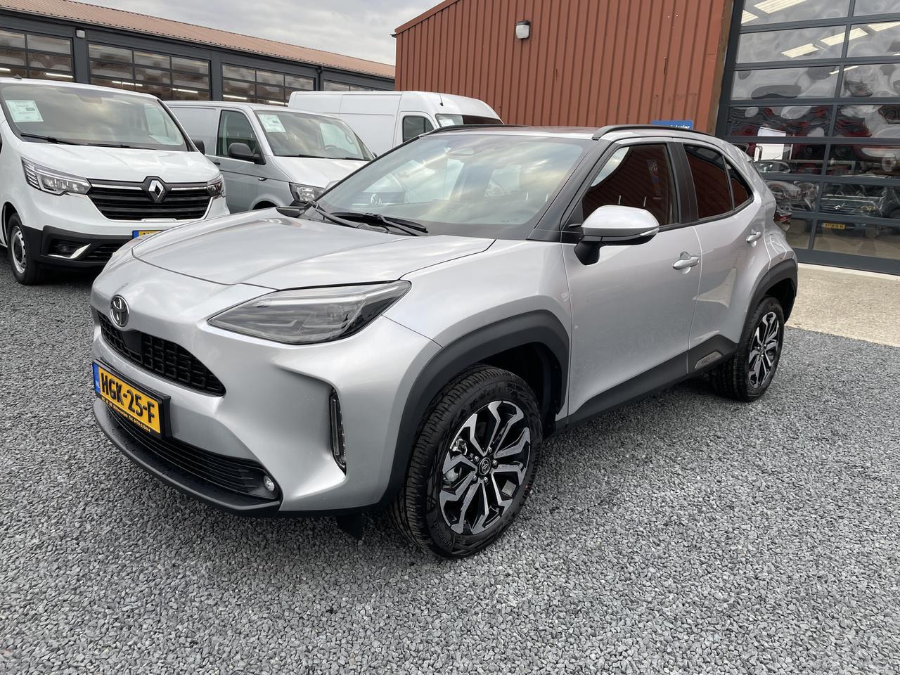 Toyota Yaris Cross - 1.5 HYBRID 130PK STUUR+STOELVERWARMING - AutoWereld.nl