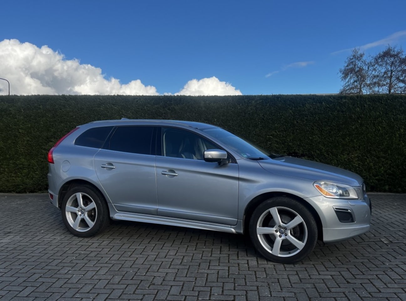 Volvo XC60 - 2.0 T5 R-DESIGN 20 Inch I Trekhaak I All-in prijs! - AutoWereld.nl