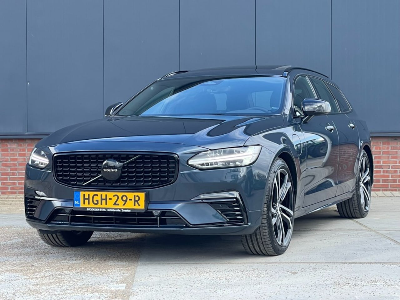 Volvo V90 - 2.0 T8 Plug-In Hybrid 455pk AWD Pano / Camera / Head-Up - AutoWereld.nl