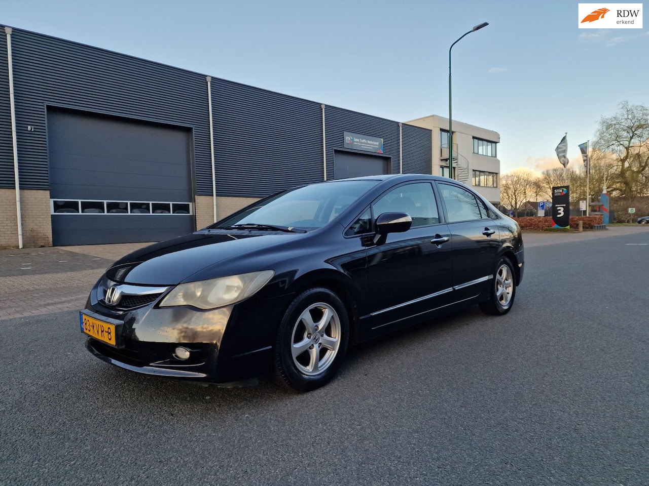 Honda Civic - 1.3 Hybrid Comfort AUT PSENSOR CRUISE 2 X SLEUTELS - AutoWereld.nl