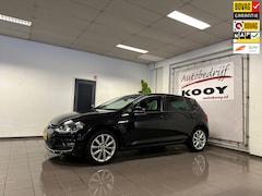 Volkswagen Golf - 1.2 TSI Business Edition * Navigatie / Camera / 17" LM Velgen / NL Auto