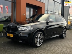 BMW X5 - M50d|Pano|Trekhaak|HarmanKardon|Sfeerverl.|HUD|Stoelv